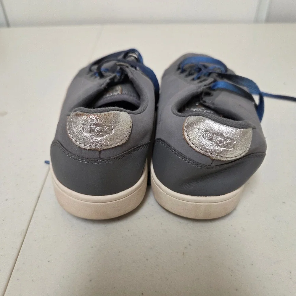 UGG Kids 1117453K Grey Lace Up Sneakers with Blue Ombre Laces Size 3Y